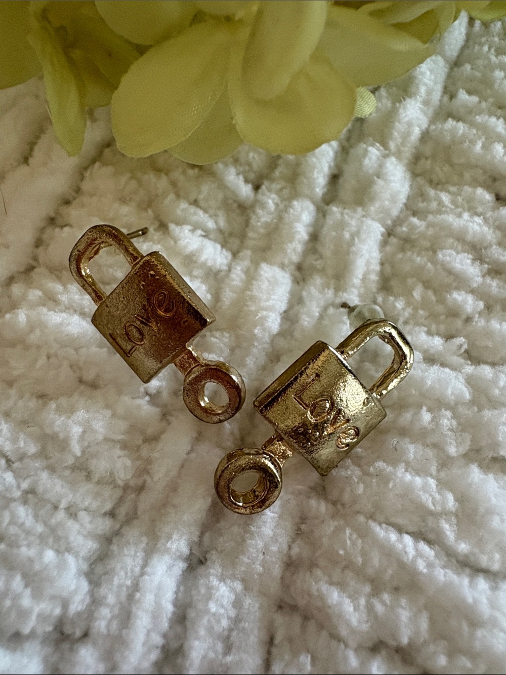 Gold Lock-Shaped Earrings - Women Accessory